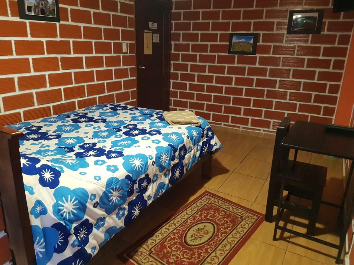 Hostal Sendero De Volcanes Latacunga Bagian luar foto
