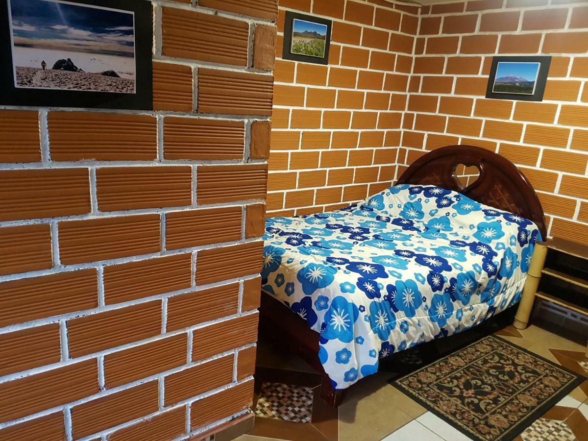 Hostal Sendero De Volcanes Latacunga Bagian luar foto