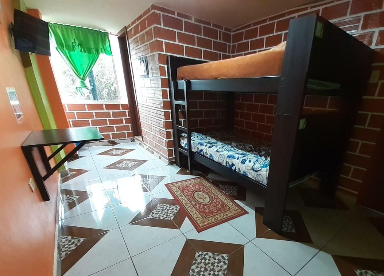 Hostal Sendero De Volcanes Latacunga Bagian luar foto